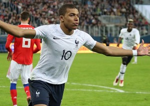 640px-Kylian_Mbappe_celebrating_-_March_2018