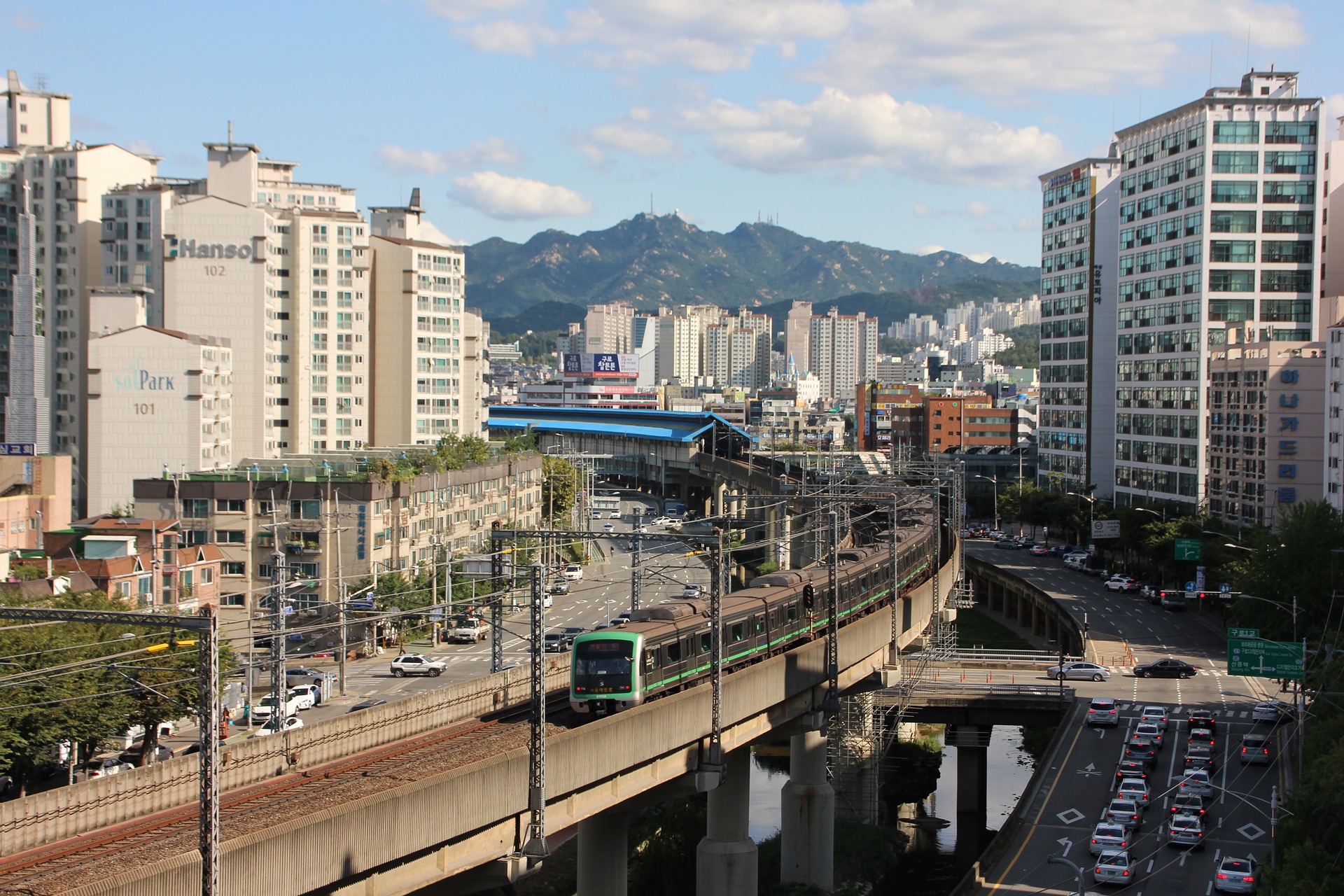 train-seoul