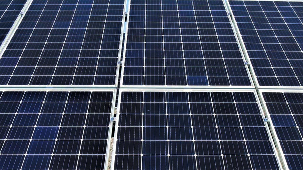 Over the past five years, solar electricity developers (developers) have busily installed photovoltaic (PV) panels on the rooftops all over Thailand.